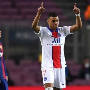 世界杯赛事安排-西媒：为防姆巴佩被挖走 巴黎不惜威胁将其雪藏